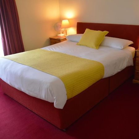Victoria Lodge Guest House 솔즈베리 외부 사진