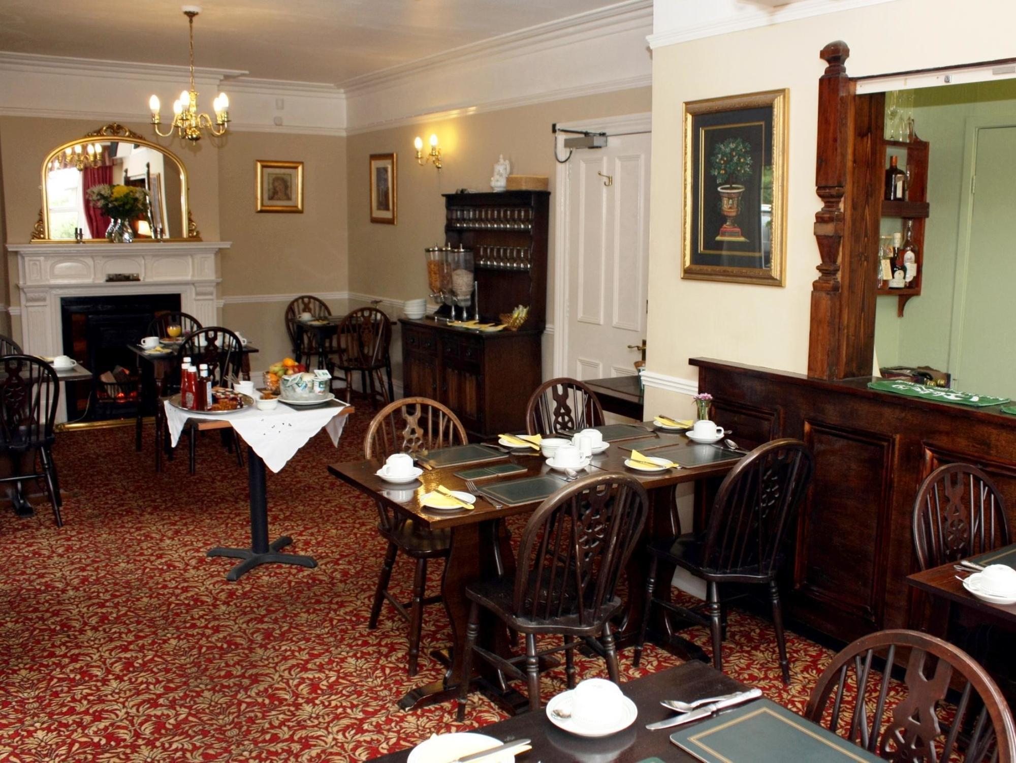 Victoria Lodge Guest House 솔즈베리 외부 사진