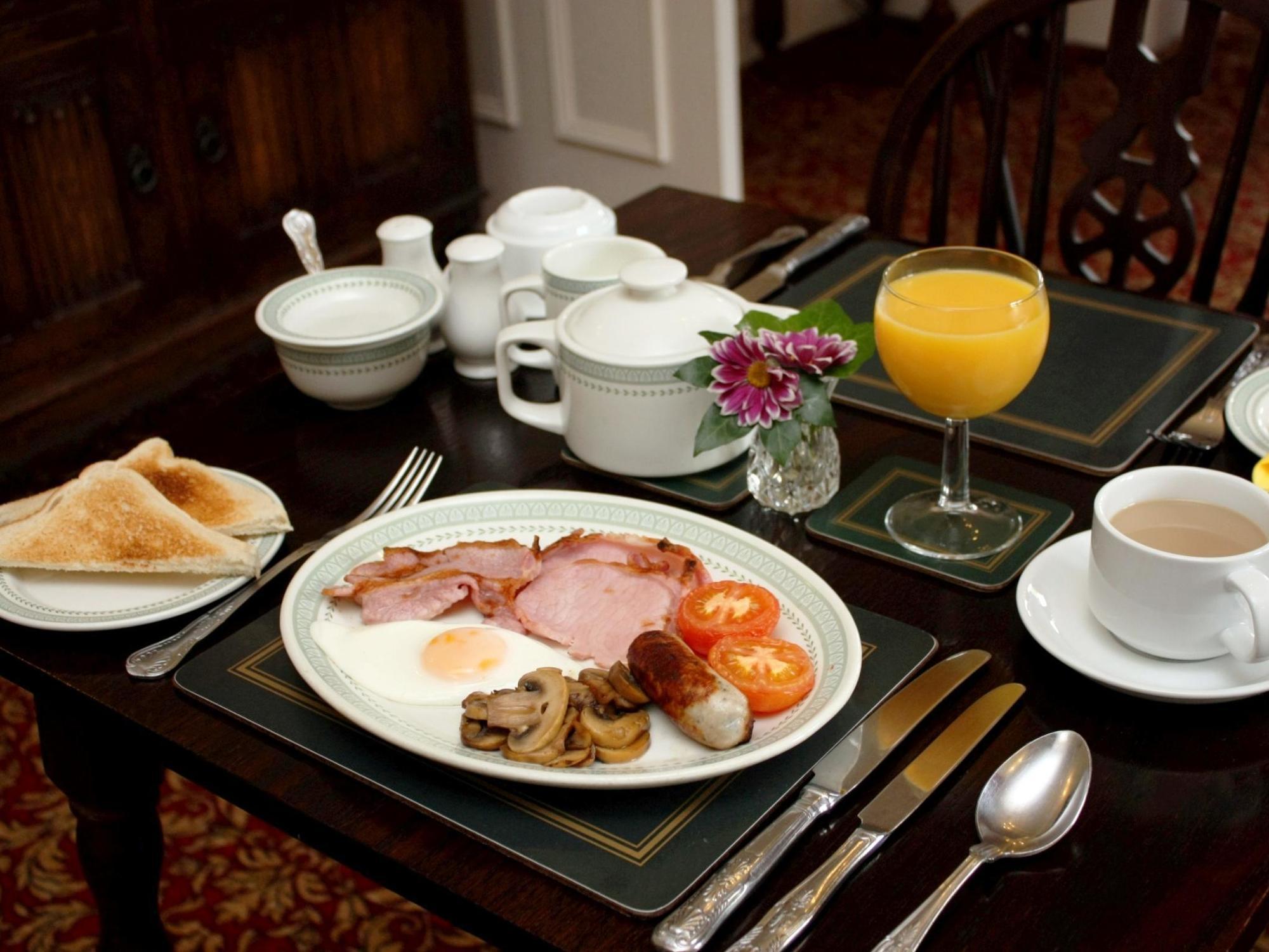 Victoria Lodge Guest House 솔즈베리 외부 사진