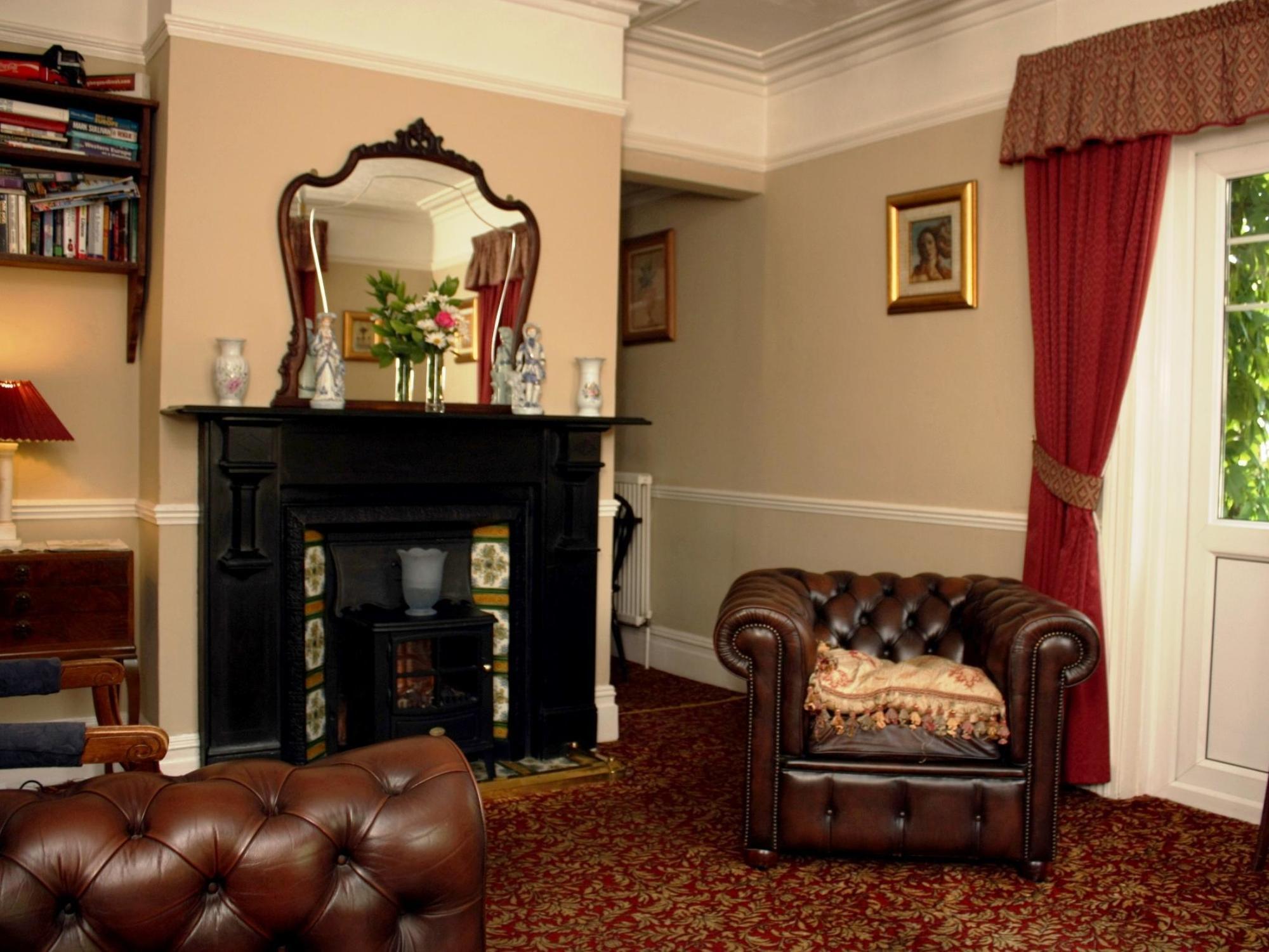 Victoria Lodge Guest House 솔즈베리 외부 사진