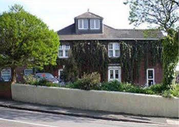 Victoria Lodge Guest House 솔즈베리 외부 사진