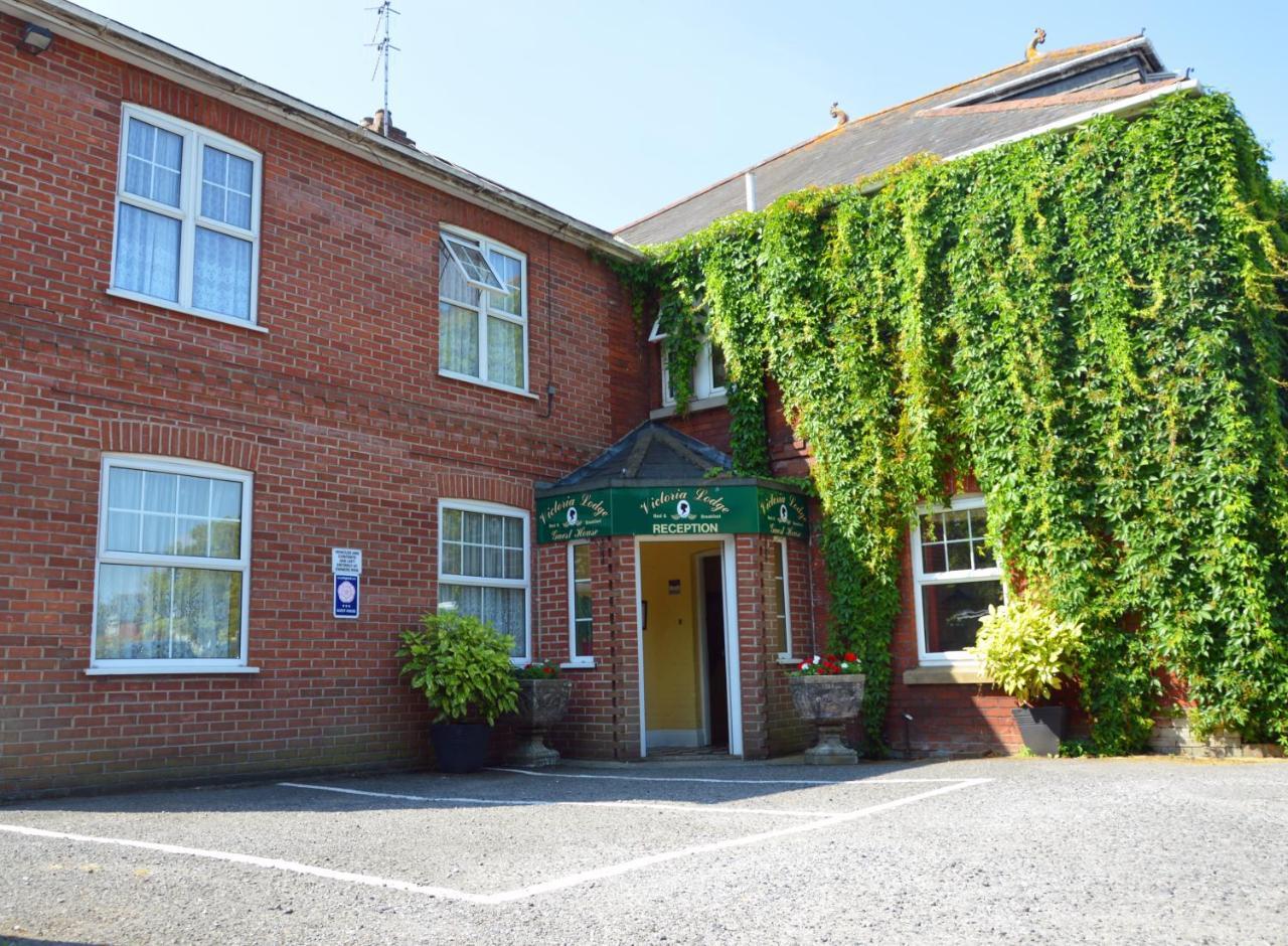 Victoria Lodge Guest House 솔즈베리 외부 사진