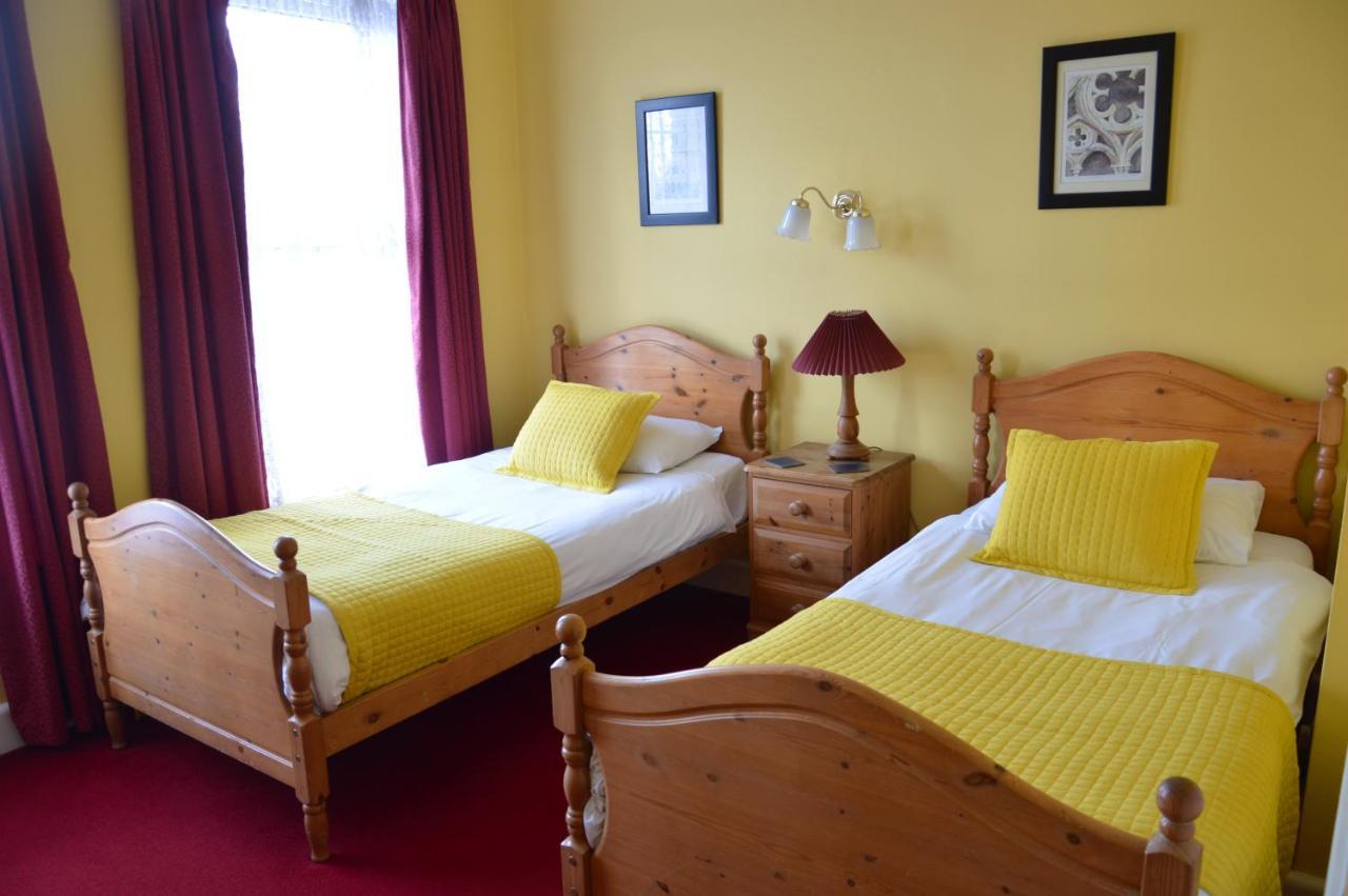 Victoria Lodge Guest House 솔즈베리 외부 사진