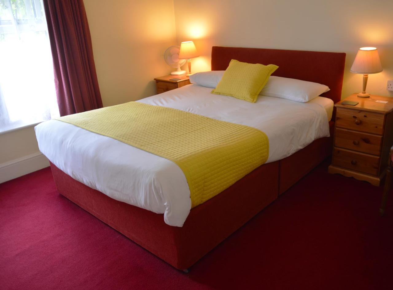 Victoria Lodge Guest House 솔즈베리 외부 사진