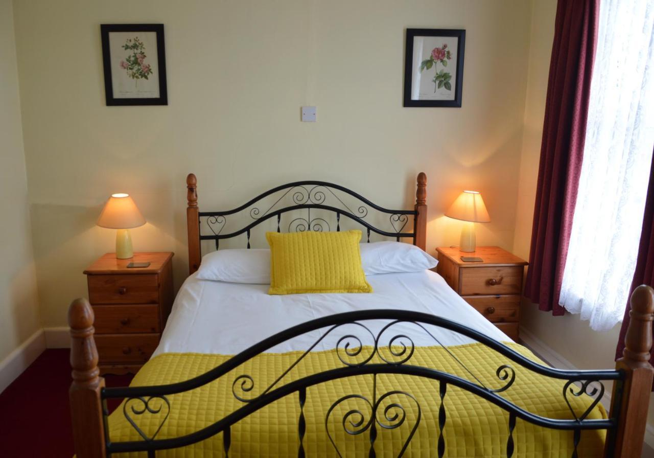Victoria Lodge Guest House 솔즈베리 외부 사진